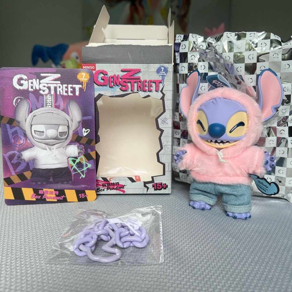 Stitch Gen Z Street ALOHA MINISO x Disney vinyl plush pendant